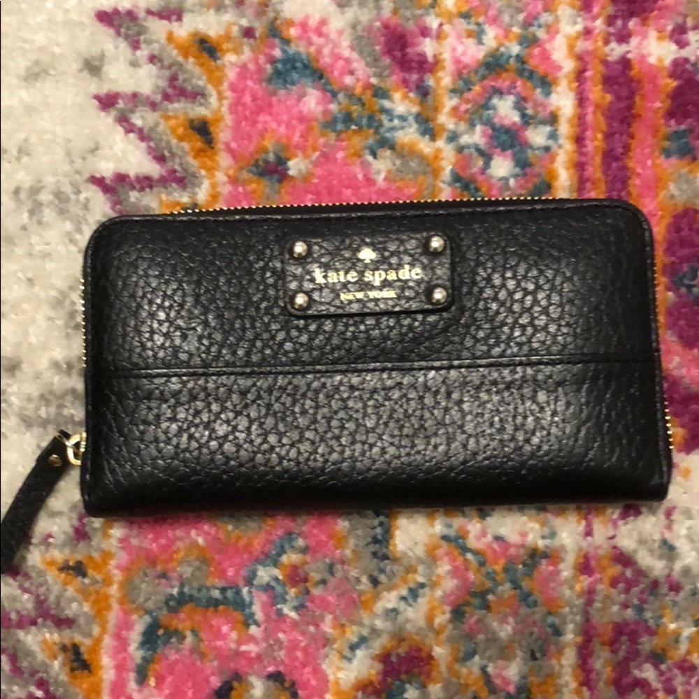 Kate Spade New York Black Leather Zippered Wallet